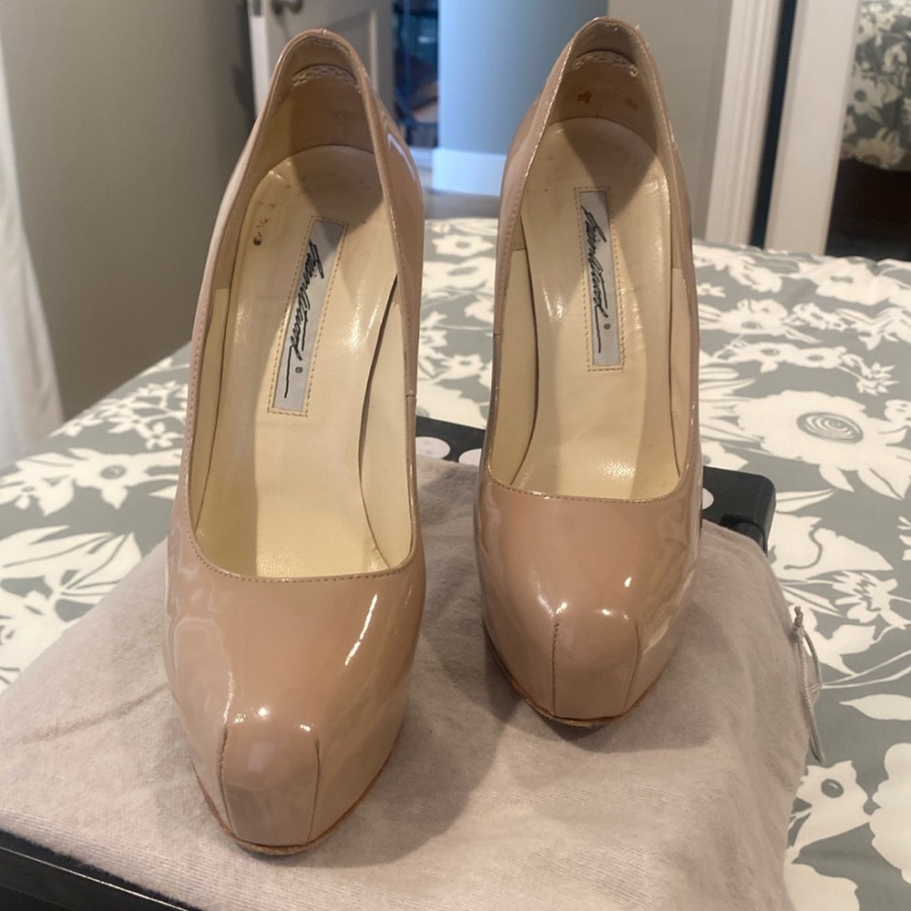 BRIAN ATWOOD NUDE PATENT LEATHER MANIAC PLATFORM PUMPS CONE HEELS